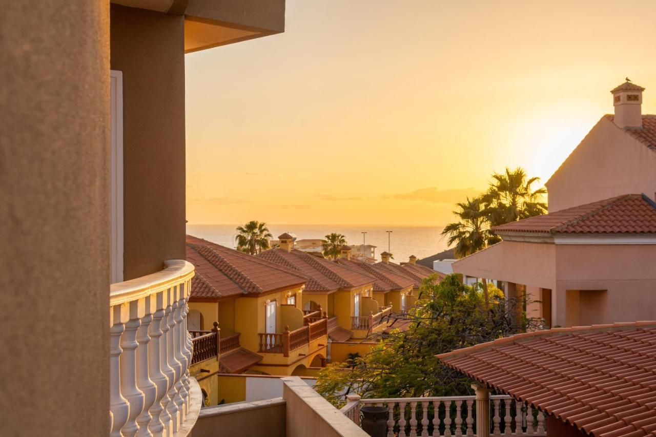 Duque Nest Hostel Costa Adeje  Exteriör bild