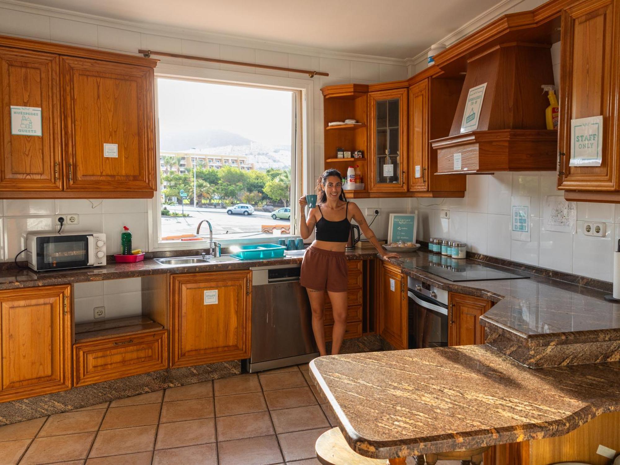 Duque Nest Hostel Costa Adeje  Exteriör bild