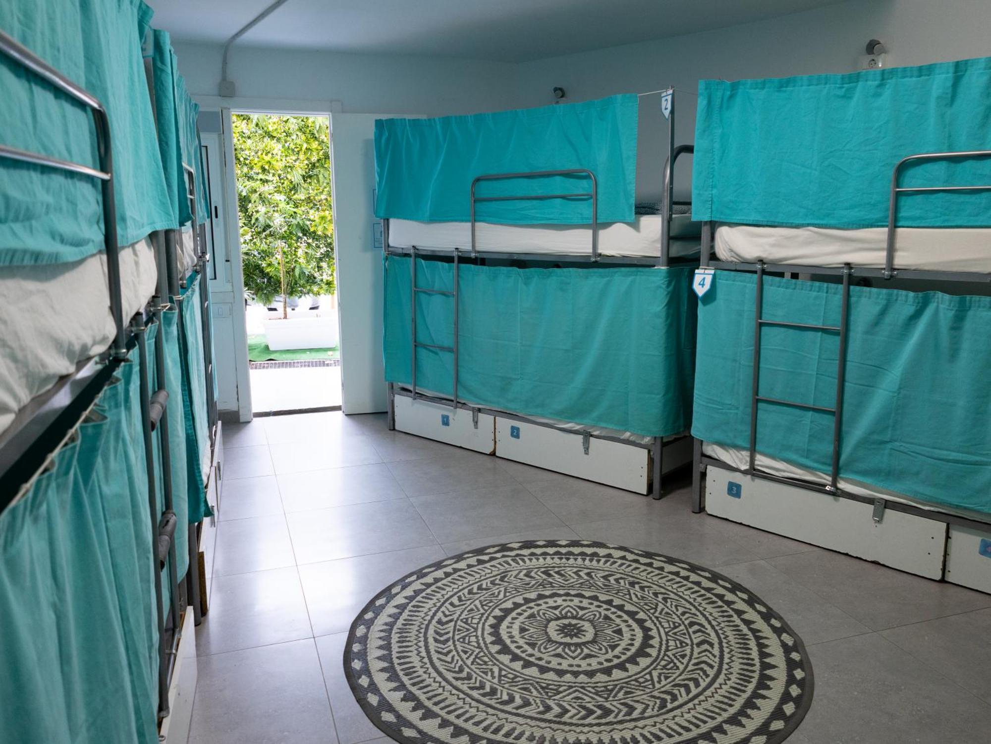 Duque Nest Hostel Costa Adeje  Exteriör bild